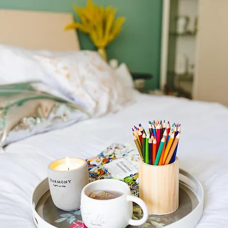 Happy Place - 1-Bedroom Apartment With Workspace Apartment *