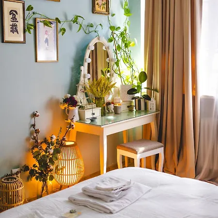 Happy Place - 1-Bedroom Apartment With Workspace Bucharest