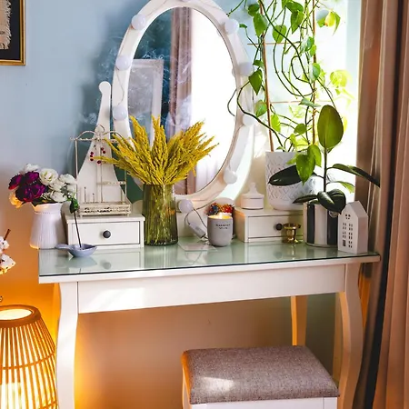 Happy Place - 1-Bedroom Apartment With Workspace Apartment *
