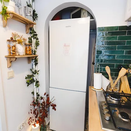 Happy Place - 1-Bedroom Apartment With Workspace Apartment