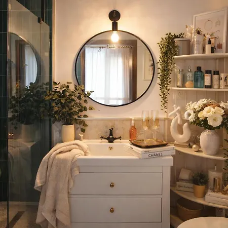 Happy Place - 1-Bedroom Apartment With Workspace