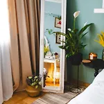 Apartamento The Sunflower Retreat - Bright & Stylish 1br Bucarest