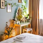 The Sunflower Retreat - Bright & Stylish 1br Bucarest